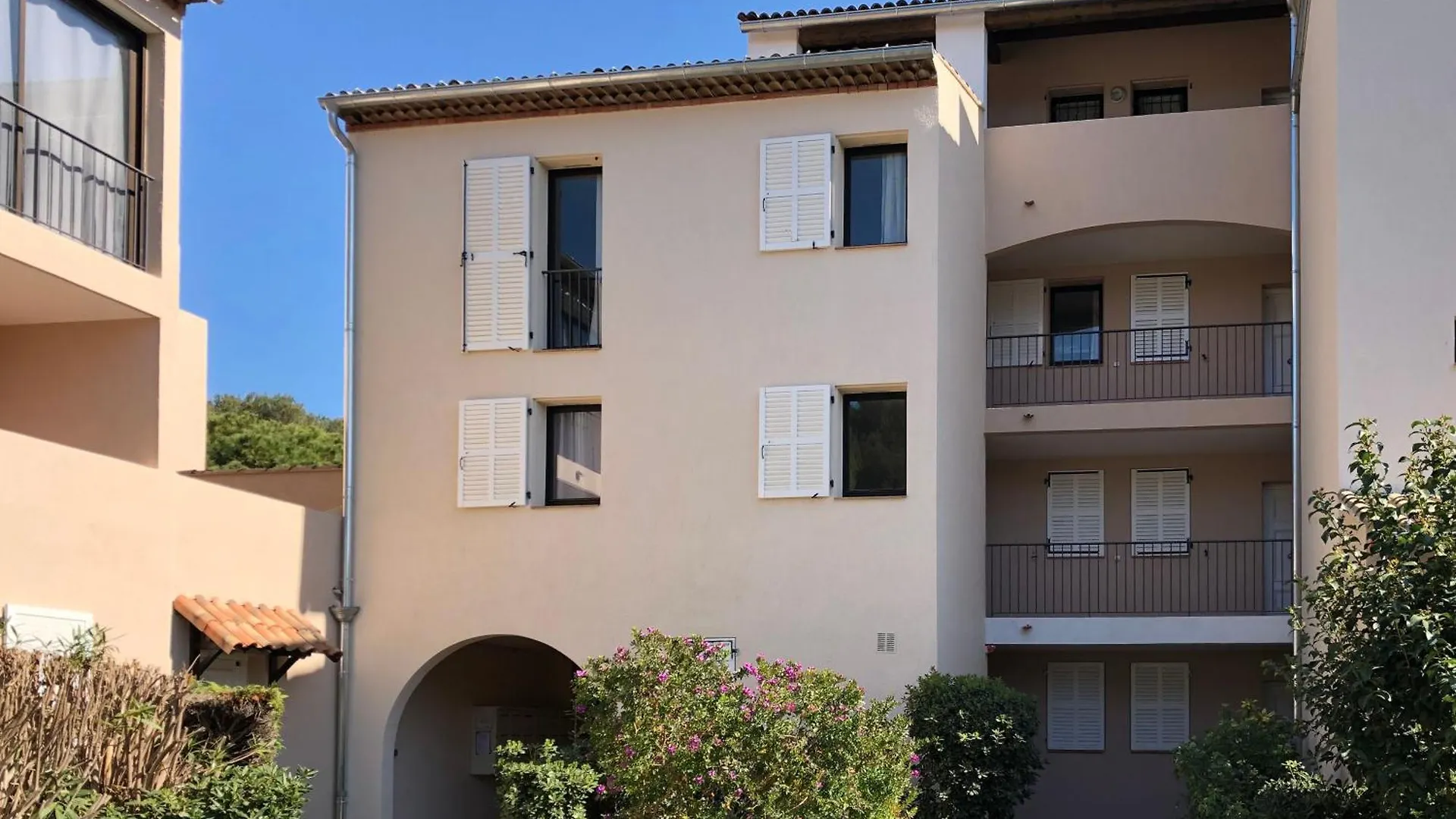 Balthachille - T2 Plages Et Lac - Clim - Parking - Wifi Tres Haut Debit Six-Fours-les-Plages 0*,  France